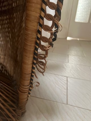 Sillón de mimbre redondo con cojín