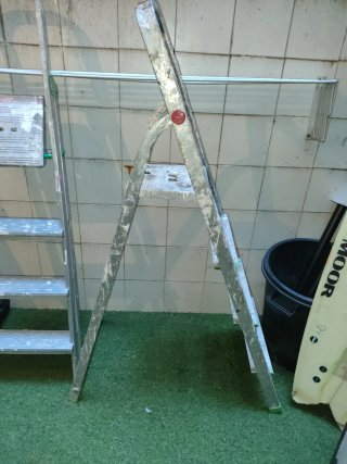 Escalera aluminio 3 peldaños