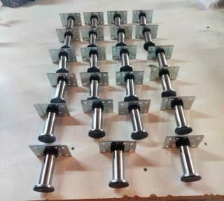 Patas Acero. Sueltas a 2 € ud. Pack 23 a 1 € ud.