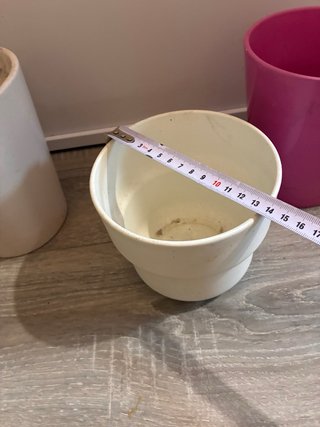 3 Macetas (2 cerámica, 1 plástico)
