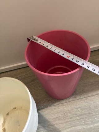 3 Macetas (2 cerámica, 1 plástico)