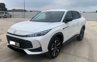 MG HS 2025