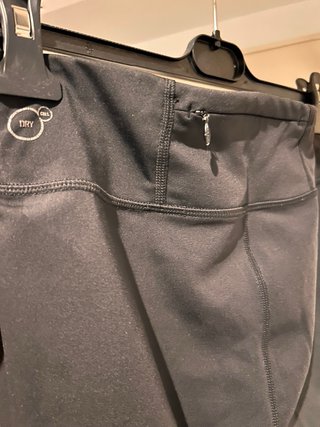 Pantalones deportivos negros y rosas