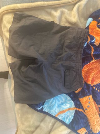 Pantalones varuos