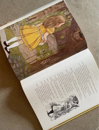 Alicia En El Pais De Las Maravillas