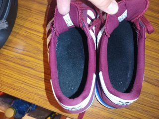 Zapatillas Adidas Retro Rojas y Blancas