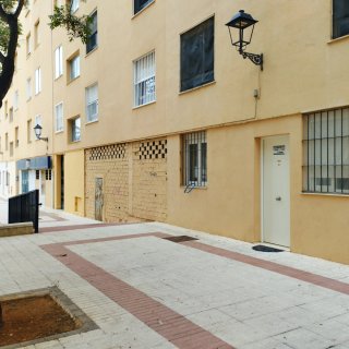 Local comercial en Calle Serenata, Marbella