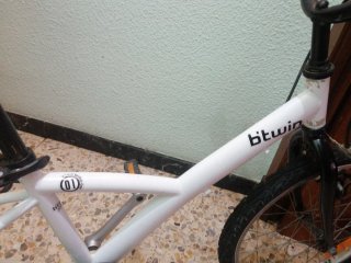 Bicicleta infantil Btwin blanca