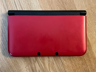 Nintendo 3DS XL Roja + Cargador + Funda Mario Bros