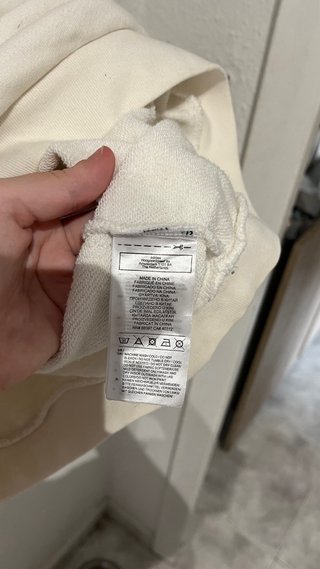 Sudadera Adidas blanca con logo multicolor