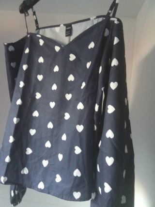 Maglia SHEIN spalle scoperte cuori