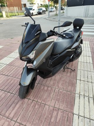 Yamaha XMAX 400 - Maxi Scooter