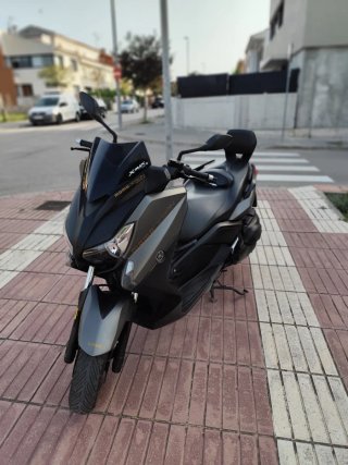 Yamaha XMAX 400 - Maxi Scooter