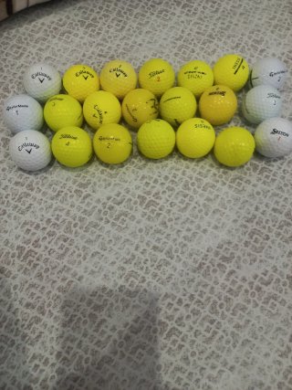 21 Bolas de Golf Variadas - 15€