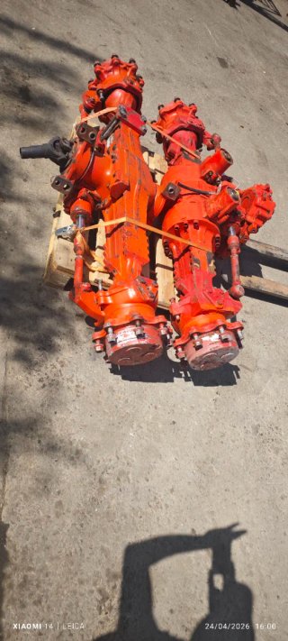 Ejes Carraro 26.18M delantero y tercero
