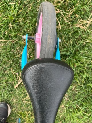 Bicicleta infantil azul y rosa
