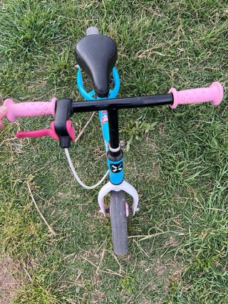 Bicicleta infantil azul y rosa