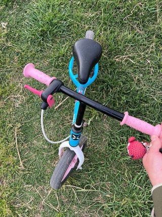 Bicicleta infantil azul y rosa