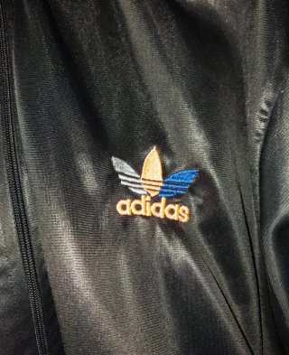 Chaqueta Adidas Negra y Multicolor