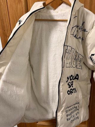 Chaqueta Beige con Estampado Vintage