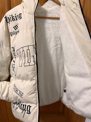 Chaqueta Beige con Estampado Vintage