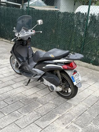 Piaggio Beverly 2500cc Negra