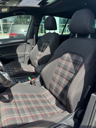 Volkswagen Golf GTi 2018 por 427€/mes