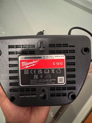 Cargador Milwaukee 12V C12C Totalmente Nuevo