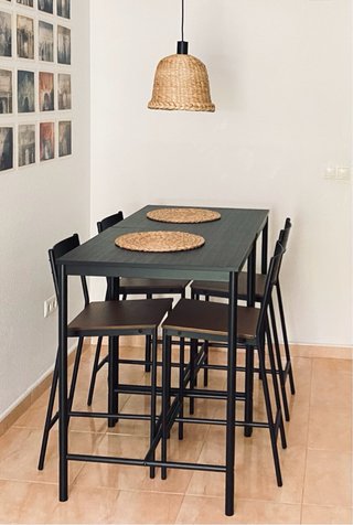 Mesas altas Ikea y 4 sillas a juego