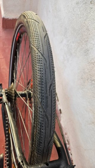 Bicicleta de ciudad negra
