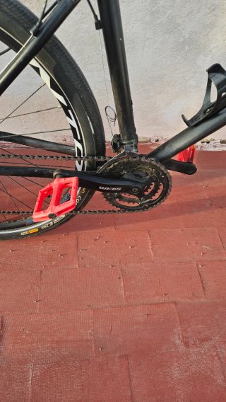 Bicicleta de ciudad negra