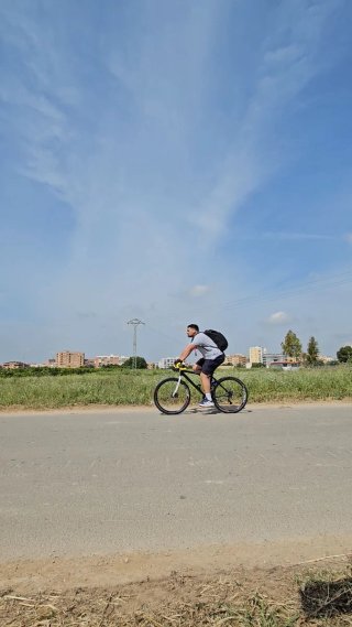 Bicicleta de ciudad negra