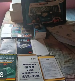 Ordenador SVI-328 con 80K de RAM y 32K de ROM.