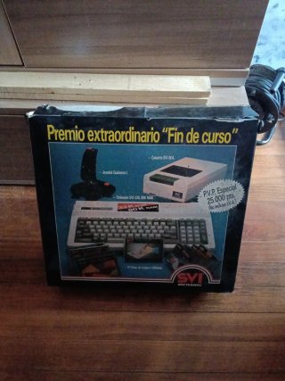 Ordenador SVI-328 con 80K de RAM y 32K de ROM.