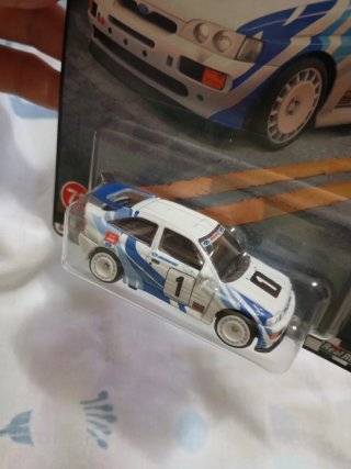 Hot Wheels Premium '93 Ford Escort RS Cosworth