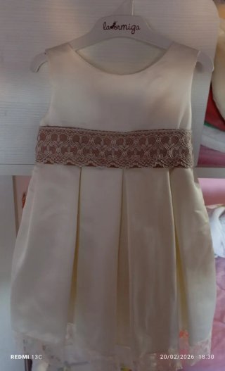 Vestido de fiesta blanco con encaje