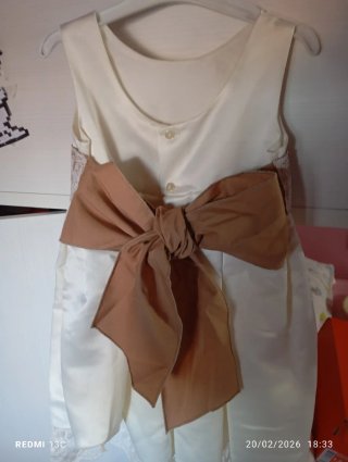 Vestido de fiesta blanco con encaje