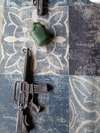 Muñeco tipo GI Joe con accesorios