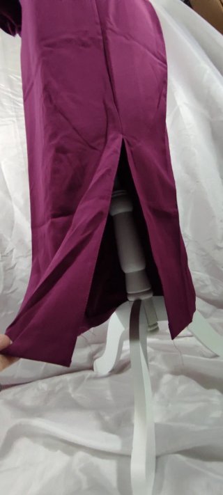 Vestido de fiesta morado con volantes