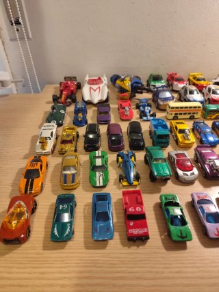 Coches y vehículos de juguete