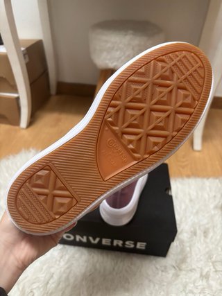 Converse Moradas con Plataforma