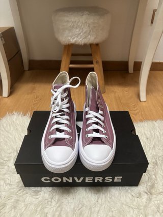Converse Moradas con Plataforma