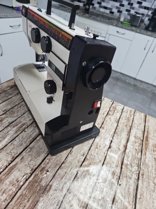 Máquina de coser Alfa