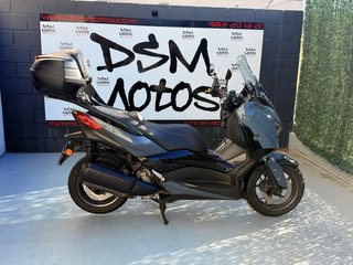 Yamaha XMAX Negra -