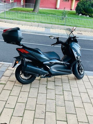 Yamaha XMAX Negra -