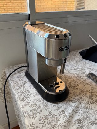 Cafetera DeLonghi Dedica EC685