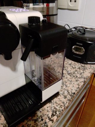 Cafetera Nespresso DeLonghi