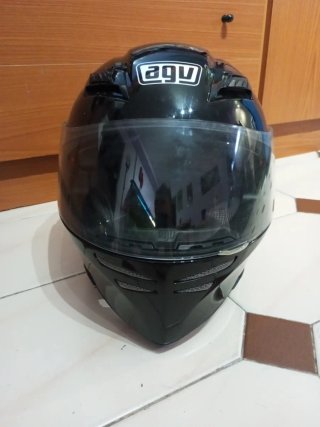 Casco de moto AGV negro