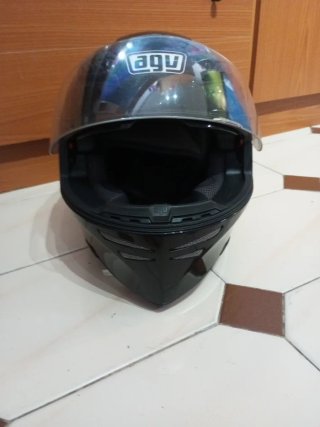 Casco de moto AGV negro