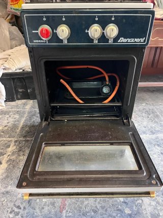 Cocina de gas Benavent con horno